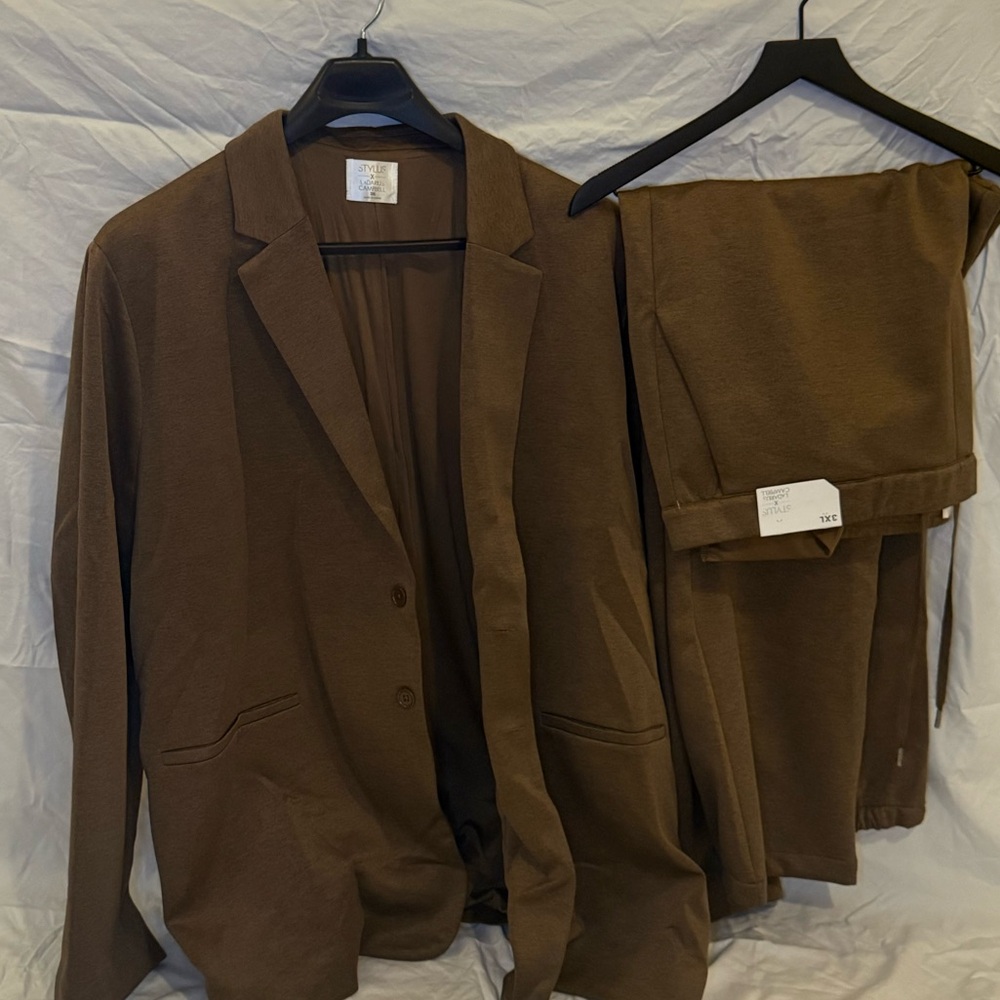STYLUS Brown Men's Suit